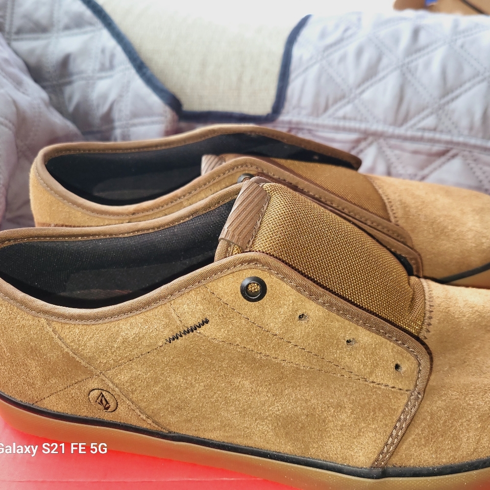 Mens new Volcom shoes